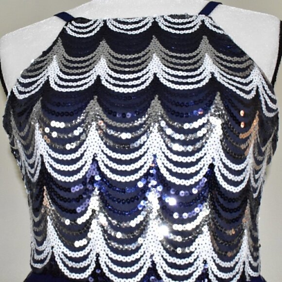 As U Wish Short Spaghetti Strap Sequin Bodice Size 5, Prom Dress - Picture 4 of 16